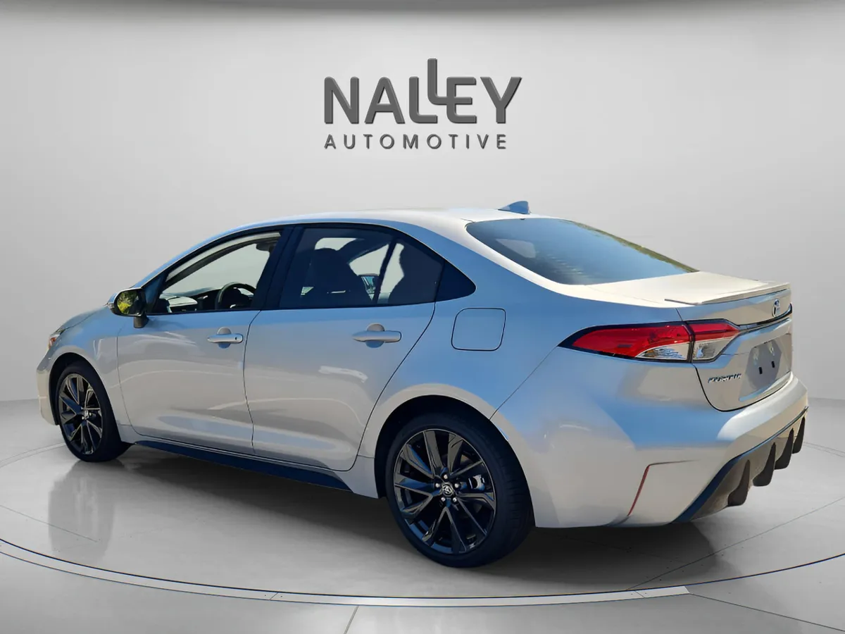 2025 Toyota Corolla SE thumbnail 5