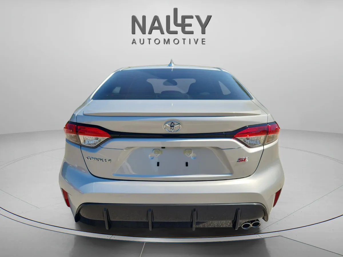 2025 Toyota Corolla SE thumbnail 6