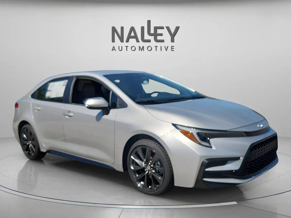 2025 Toyota Corolla SE thumbnail 9
