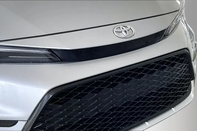 2025 Toyota Corolla SE thumbnail 27