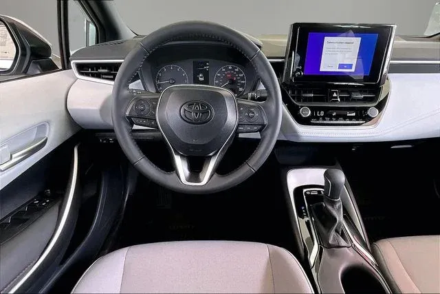 2025 Toyota Corolla SE thumbnail 8