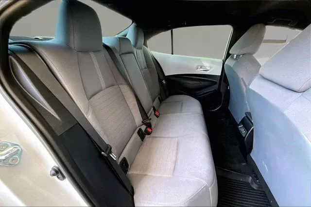 2025 Toyota Corolla SE thumbnail 20