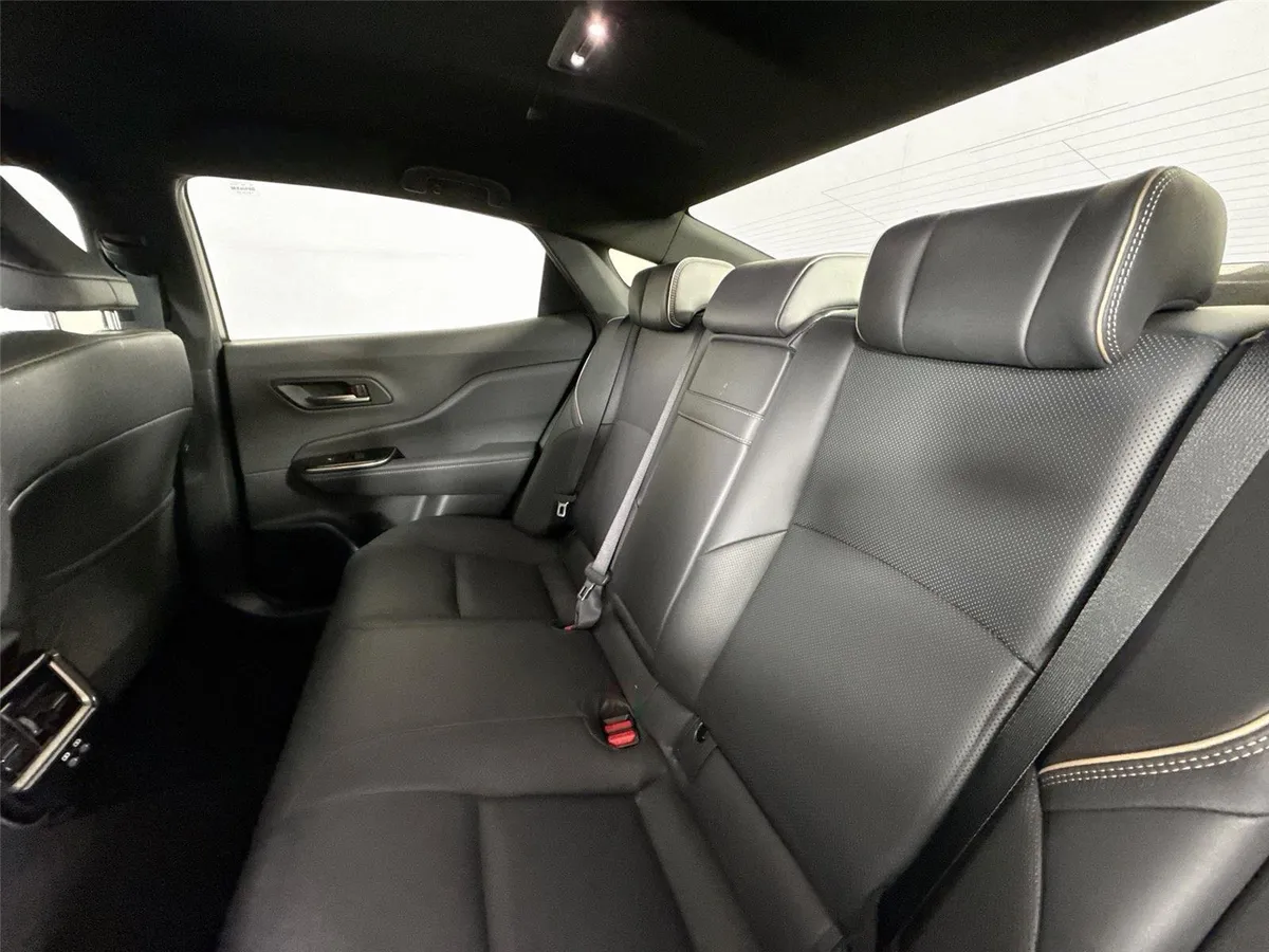 2025 Toyota Crown XLE thumbnail 29