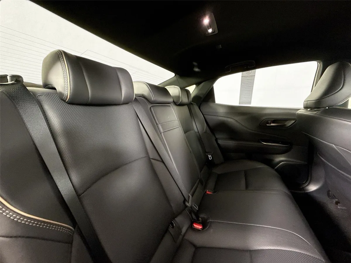 2025 Toyota Crown XLE thumbnail 39