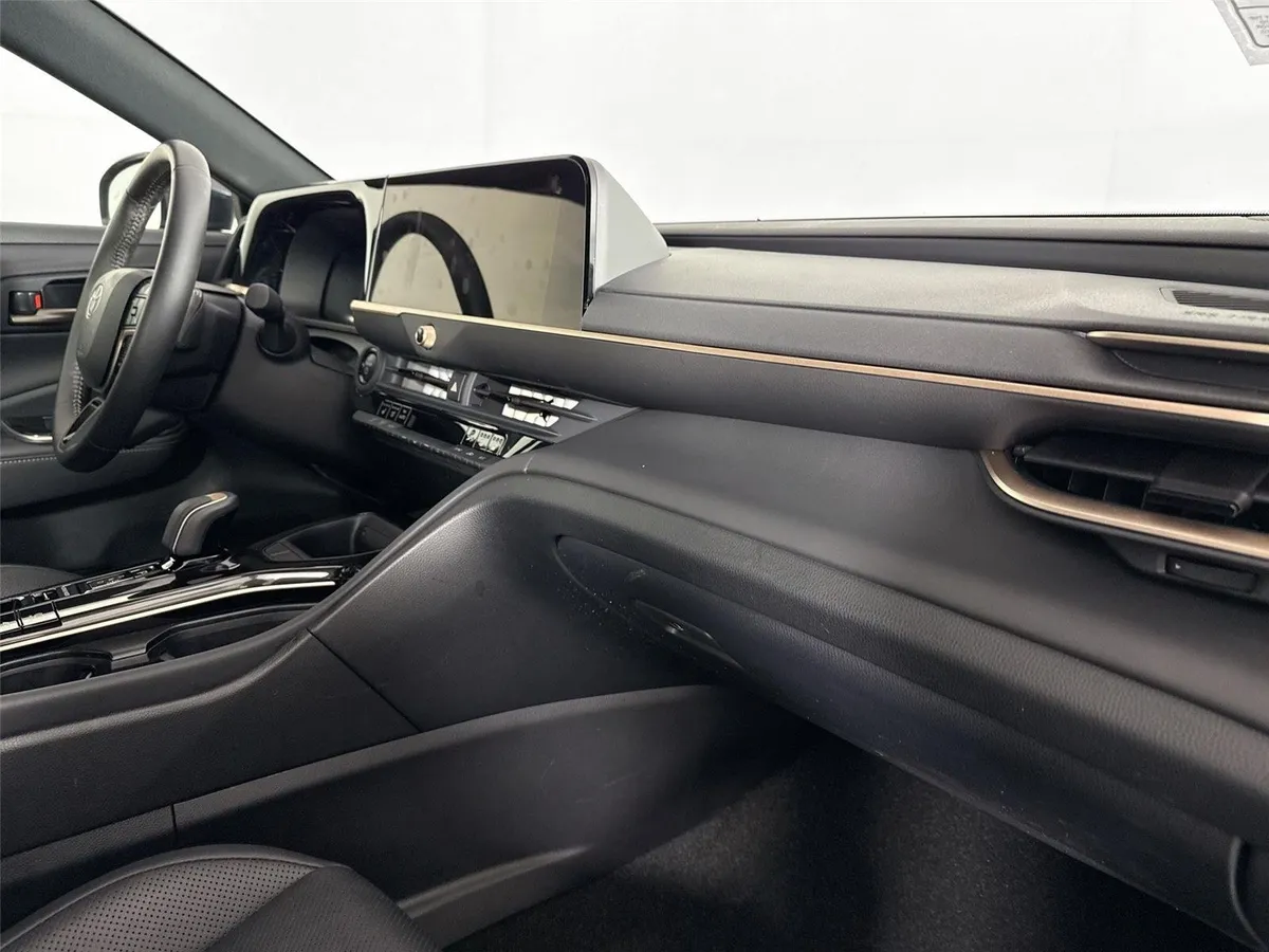 2025 Toyota Crown XLE thumbnail 41