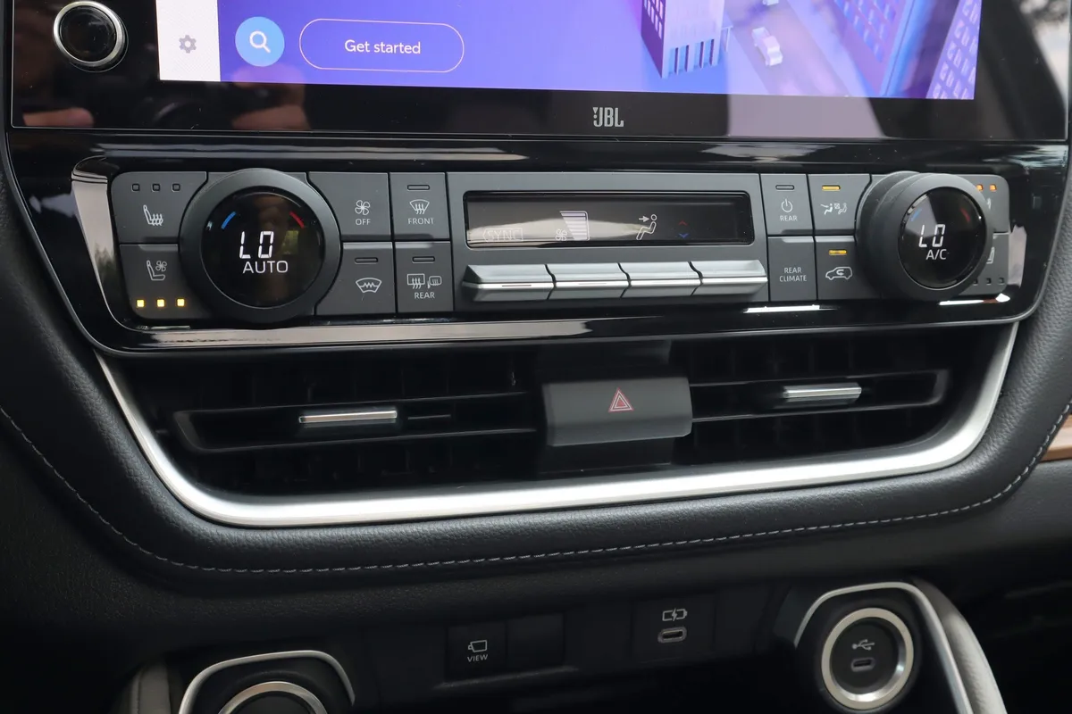 2025 Toyota Grand Highlander Platinum thumbnail 18