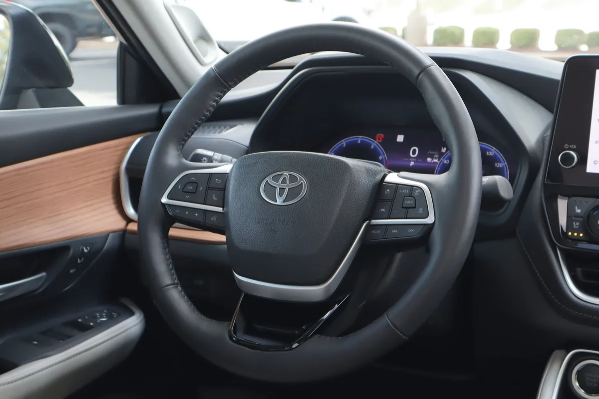 2025 Toyota Grand Highlander Platinum thumbnail 19