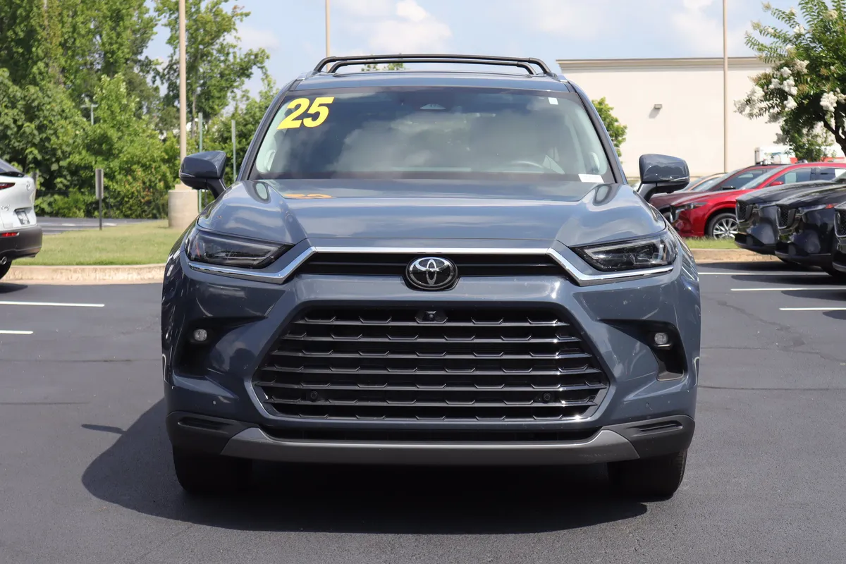 2025 Toyota Grand Highlander Platinum thumbnail 36