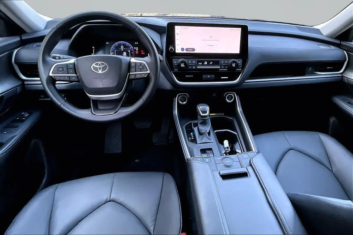 2025 Toyota Grand Highlander XLE thumbnail 16