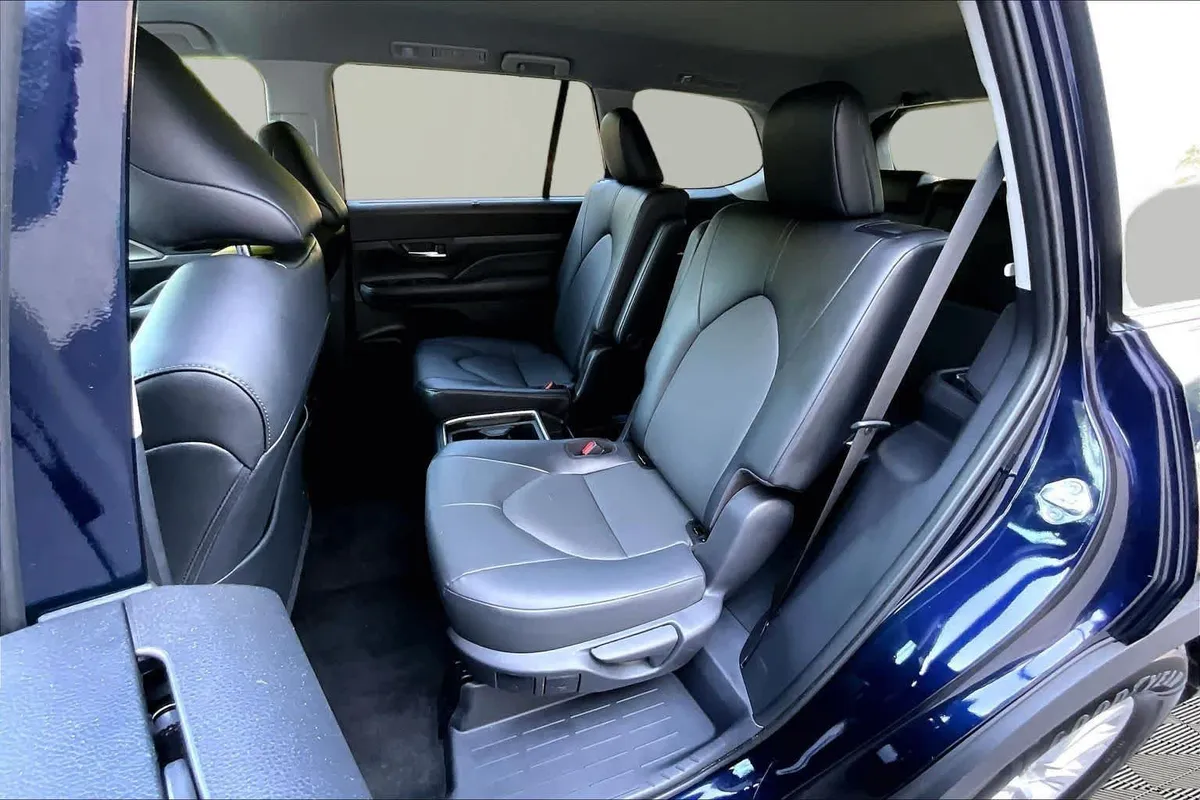 2025 Toyota Grand Highlander XLE thumbnail 21