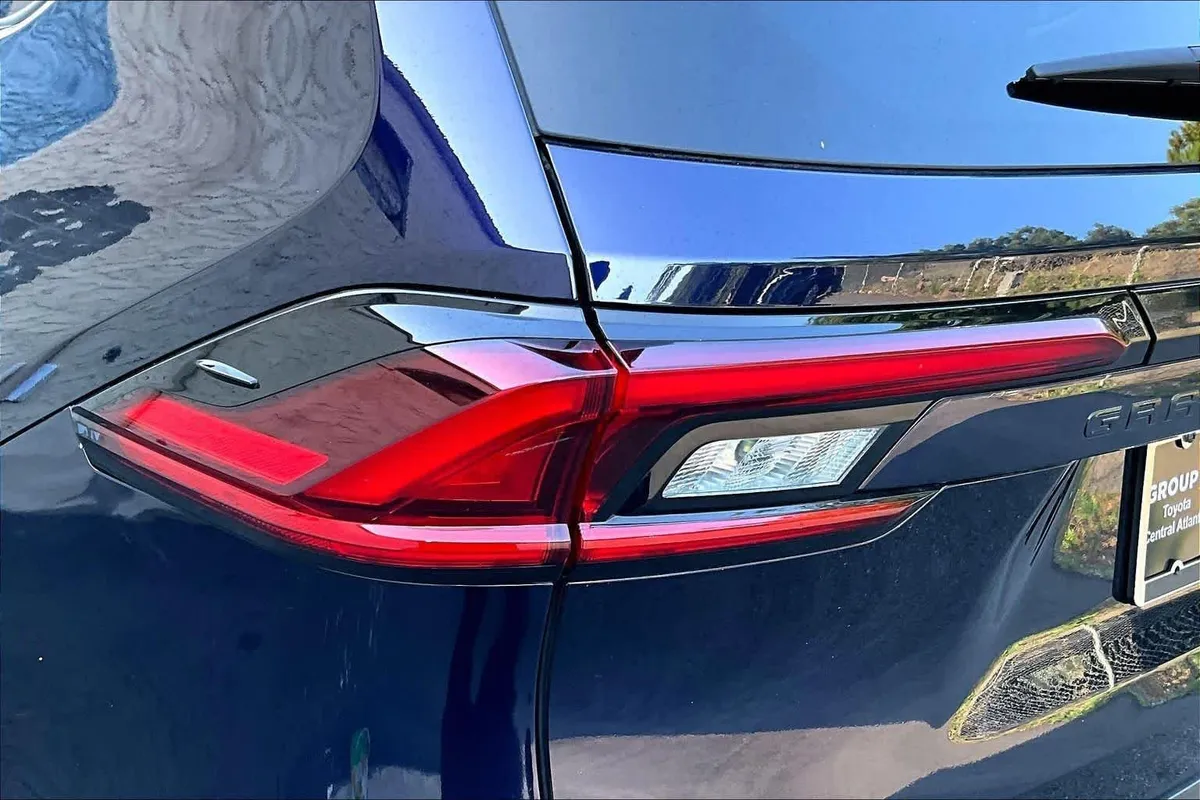 2025 Toyota Grand Highlander XLE thumbnail 29