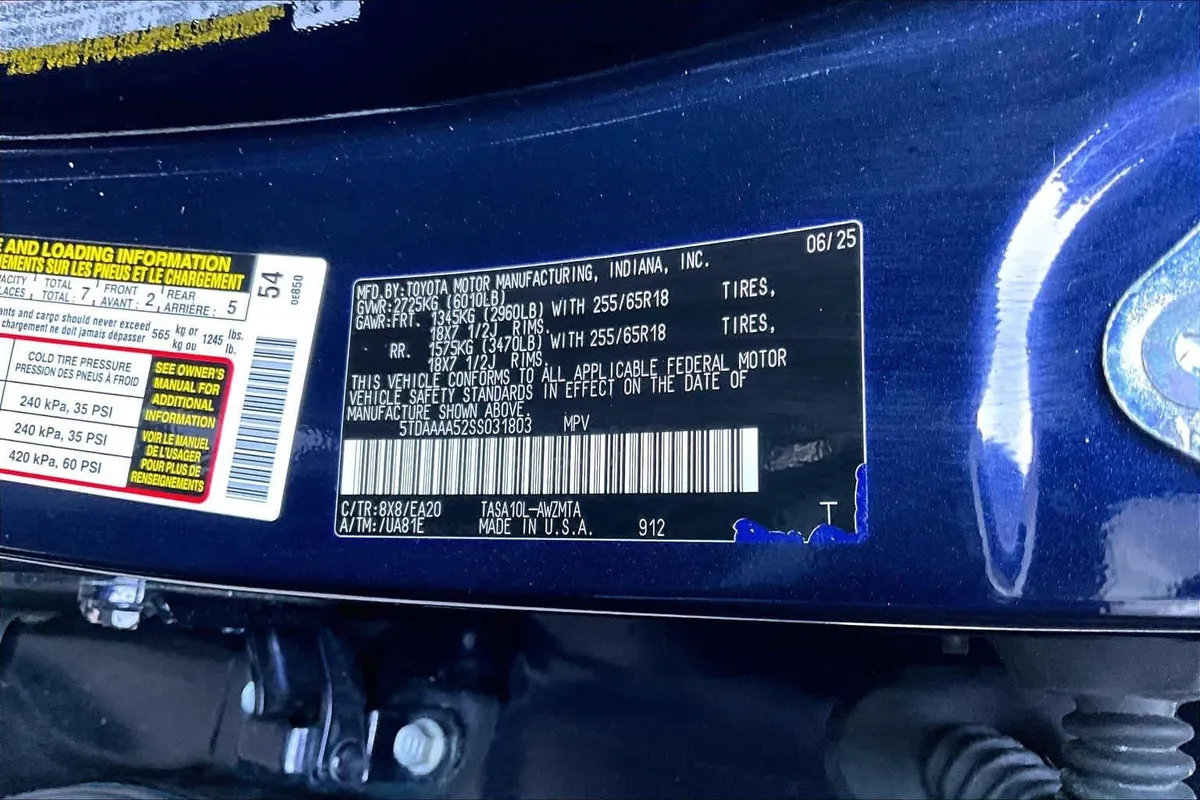 2025 Toyota Grand Highlander XLE thumbnail 34