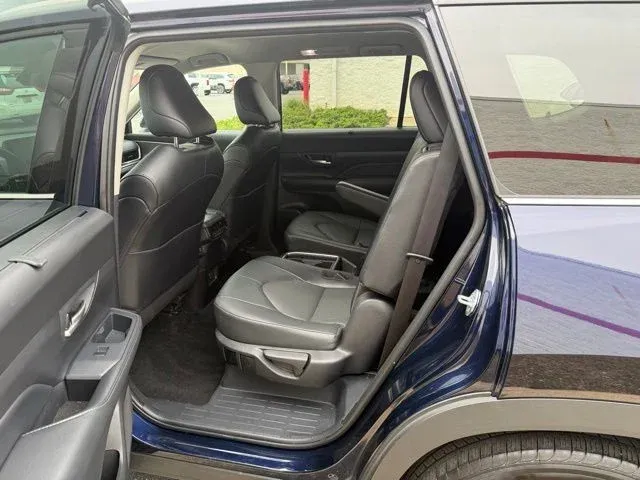 2025 Toyota Grand Highlander XLE thumbnail 18