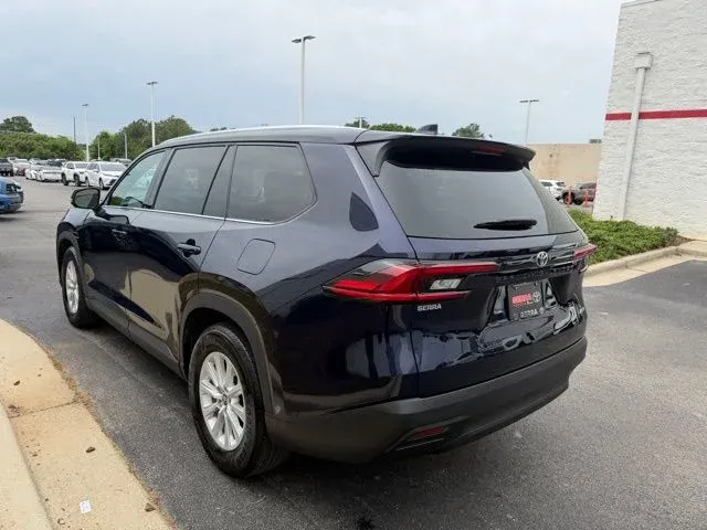 2025 Toyota Grand Highlander XLE thumbnail 6