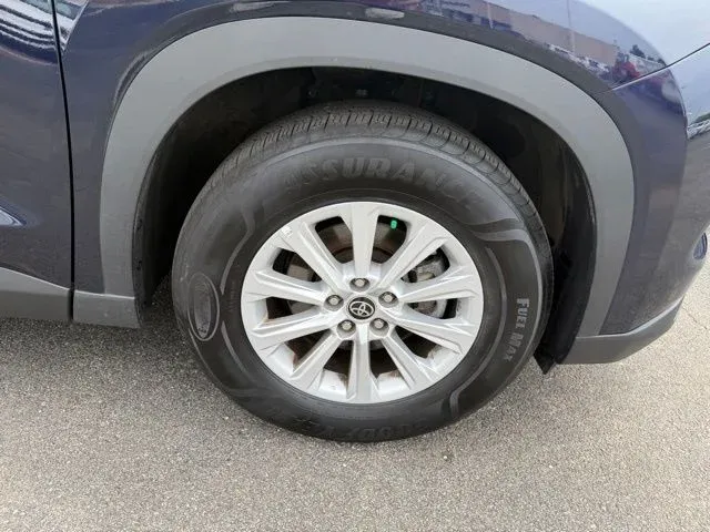 2025 Toyota Grand Highlander XLE thumbnail 8