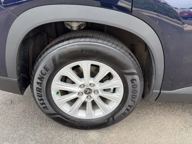 2025 Toyota Grand Highlander XLE thumbnail 9