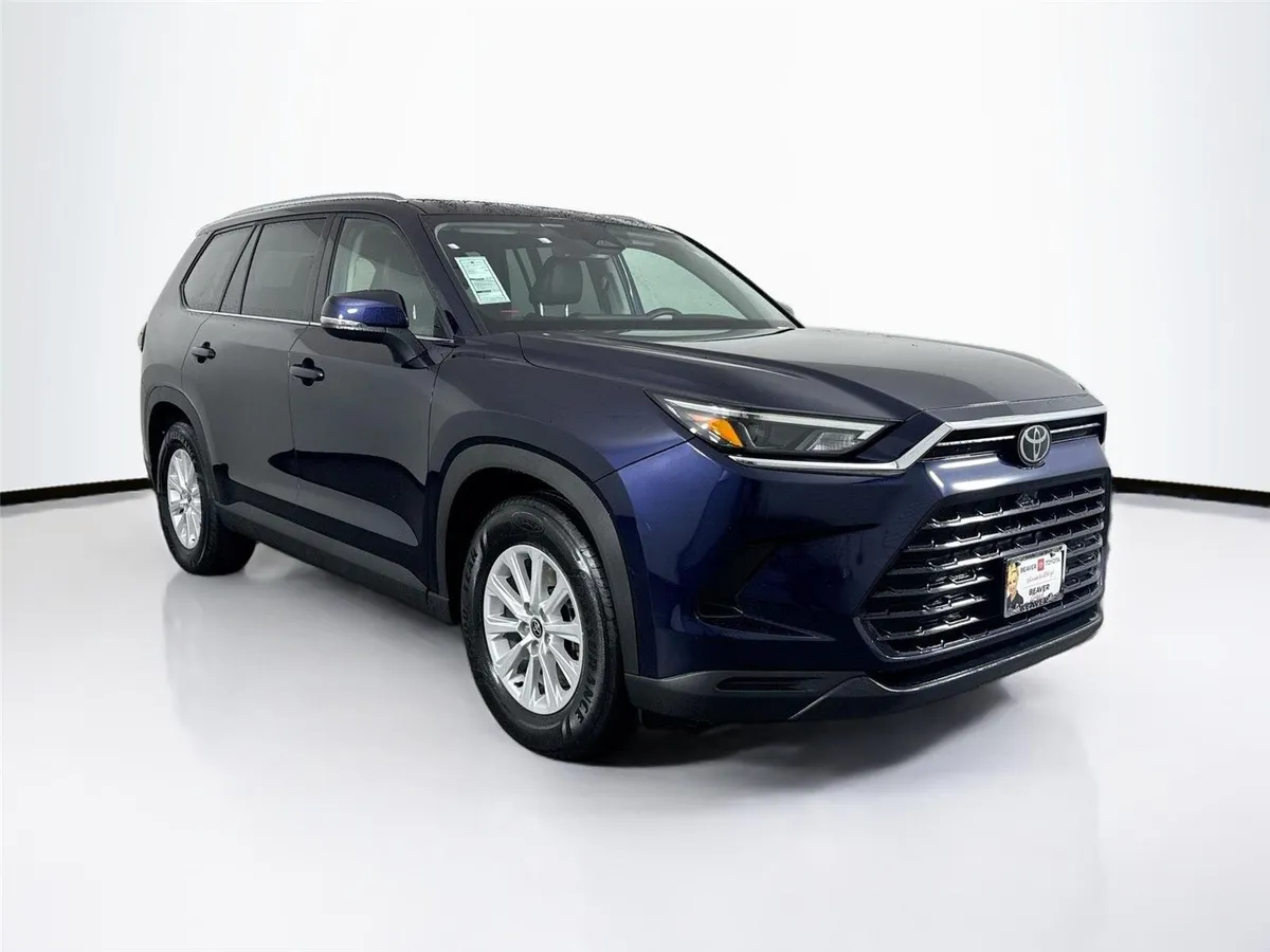 2025 Toyota Grand Highlander XLE thumbnail 10