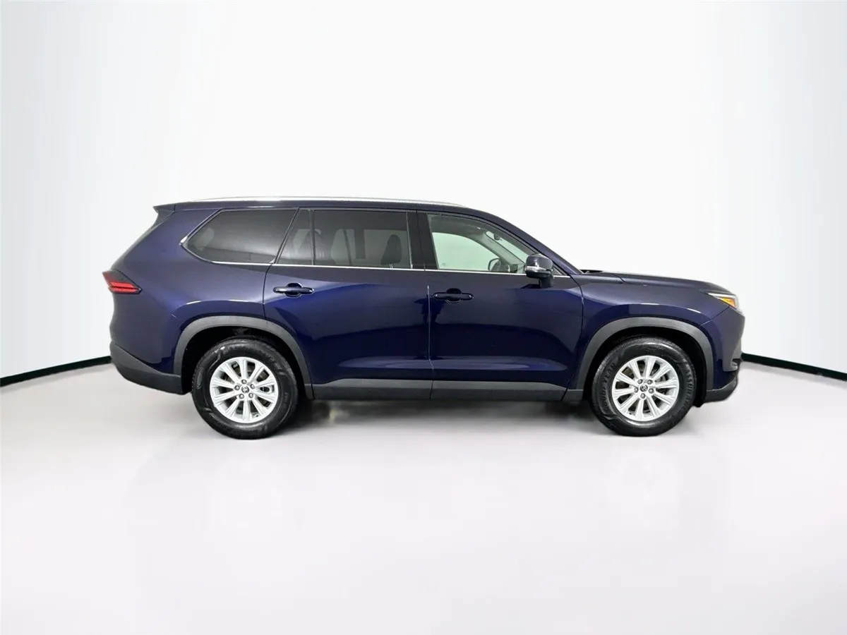 2025 Toyota Grand Highlander XLE thumbnail 11