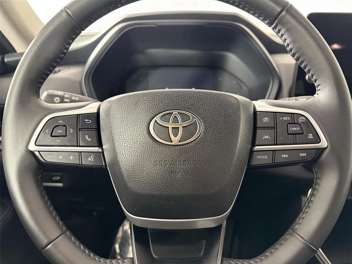 2025 Toyota Grand Highlander XLE thumbnail 17