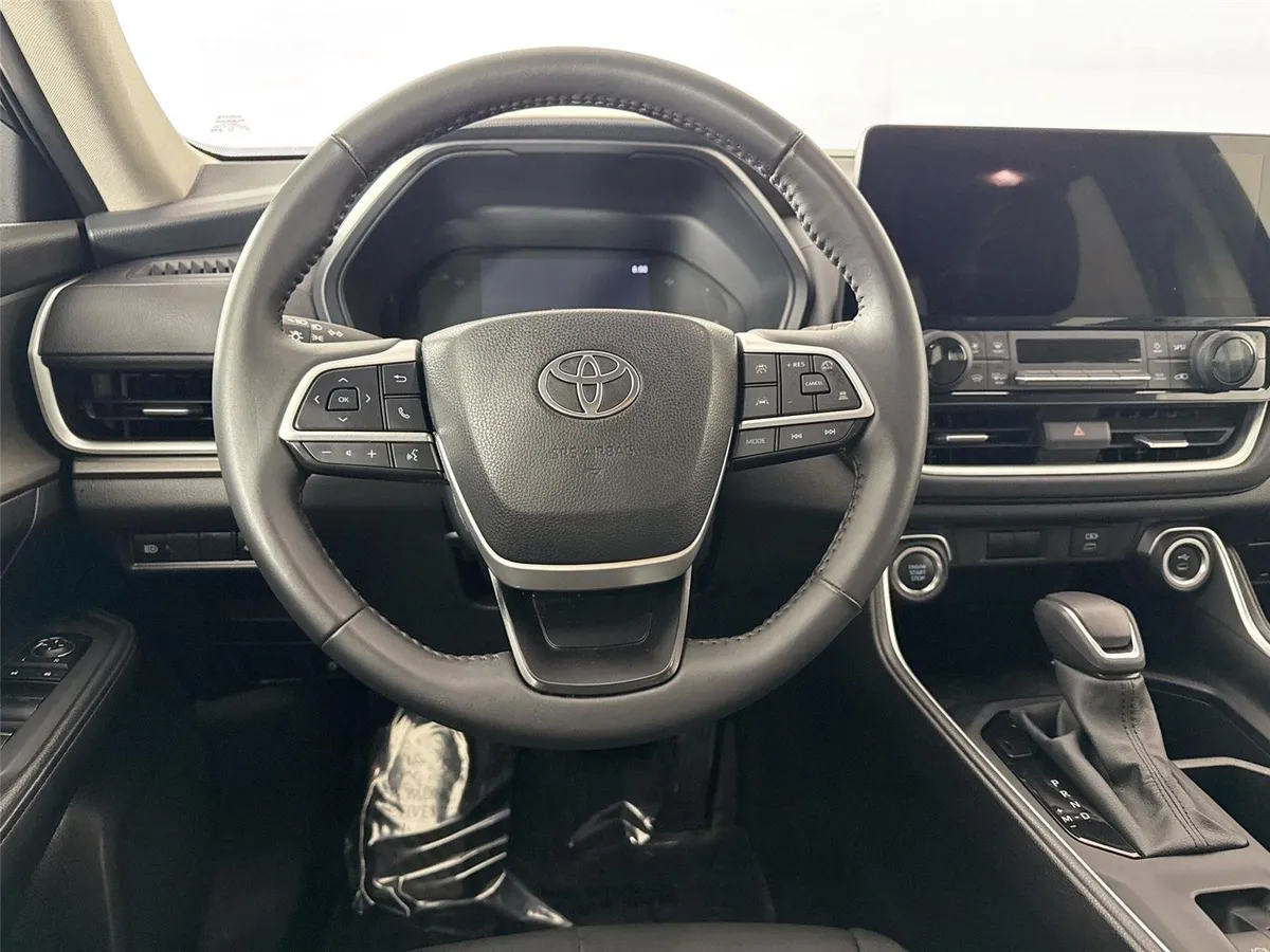 2025 Toyota Grand Highlander XLE thumbnail 31