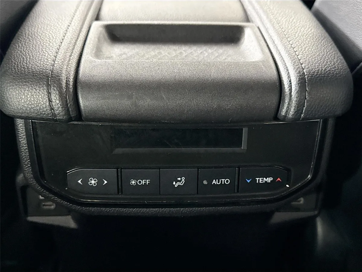 2025 Toyota Grand Highlander XLE thumbnail 35