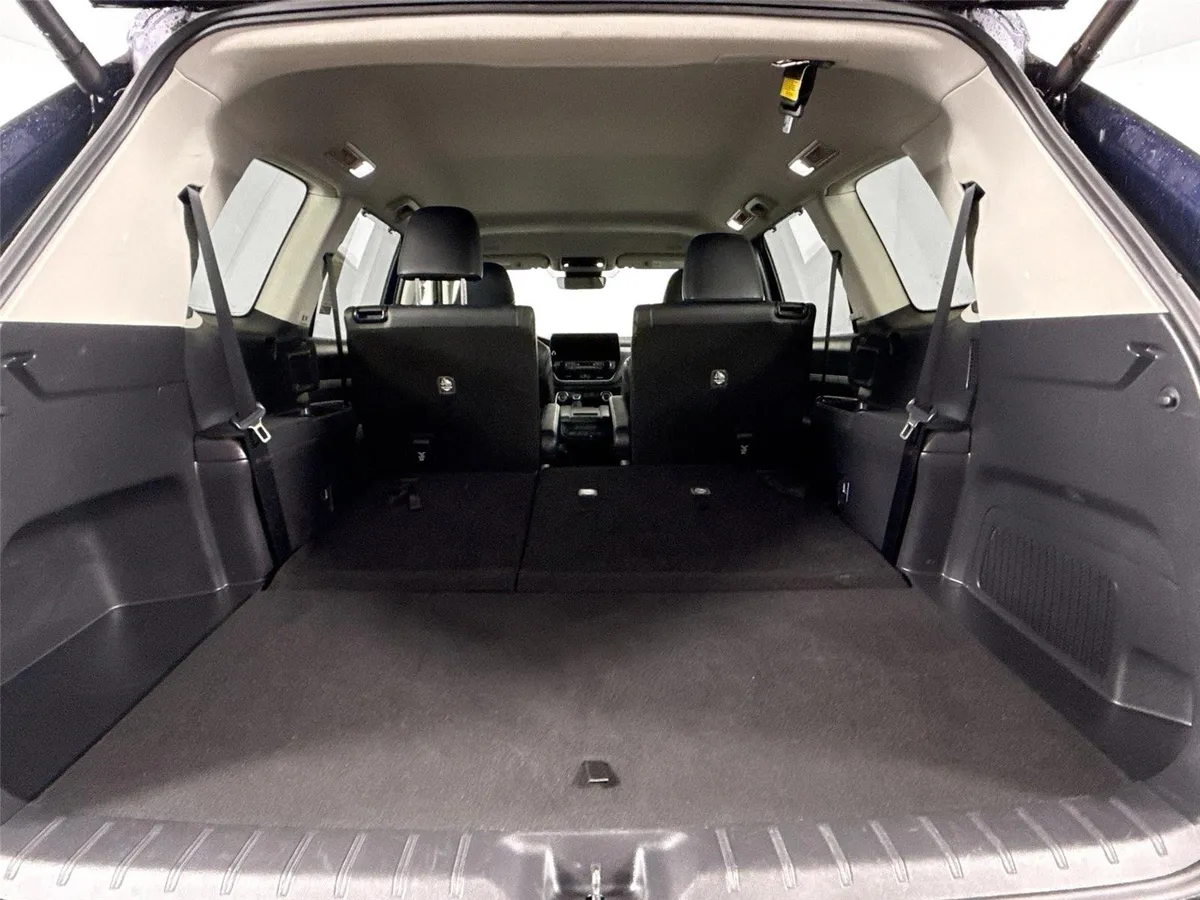 2025 Toyota Grand Highlander XLE thumbnail 38