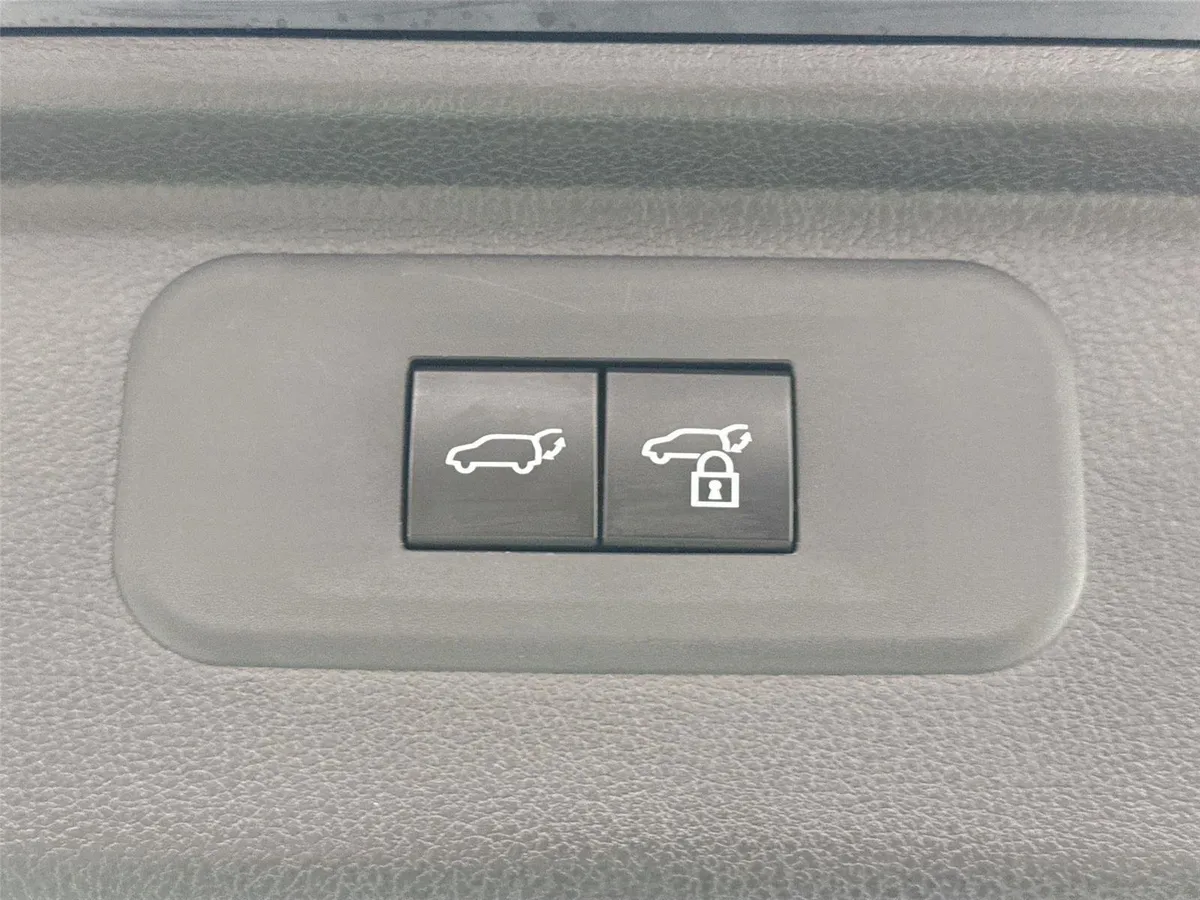 2025 Toyota Grand Highlander XLE thumbnail 39