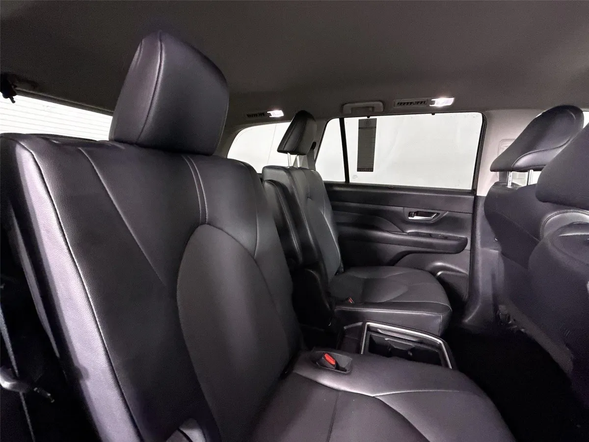 2025 Toyota Grand Highlander XLE thumbnail 41