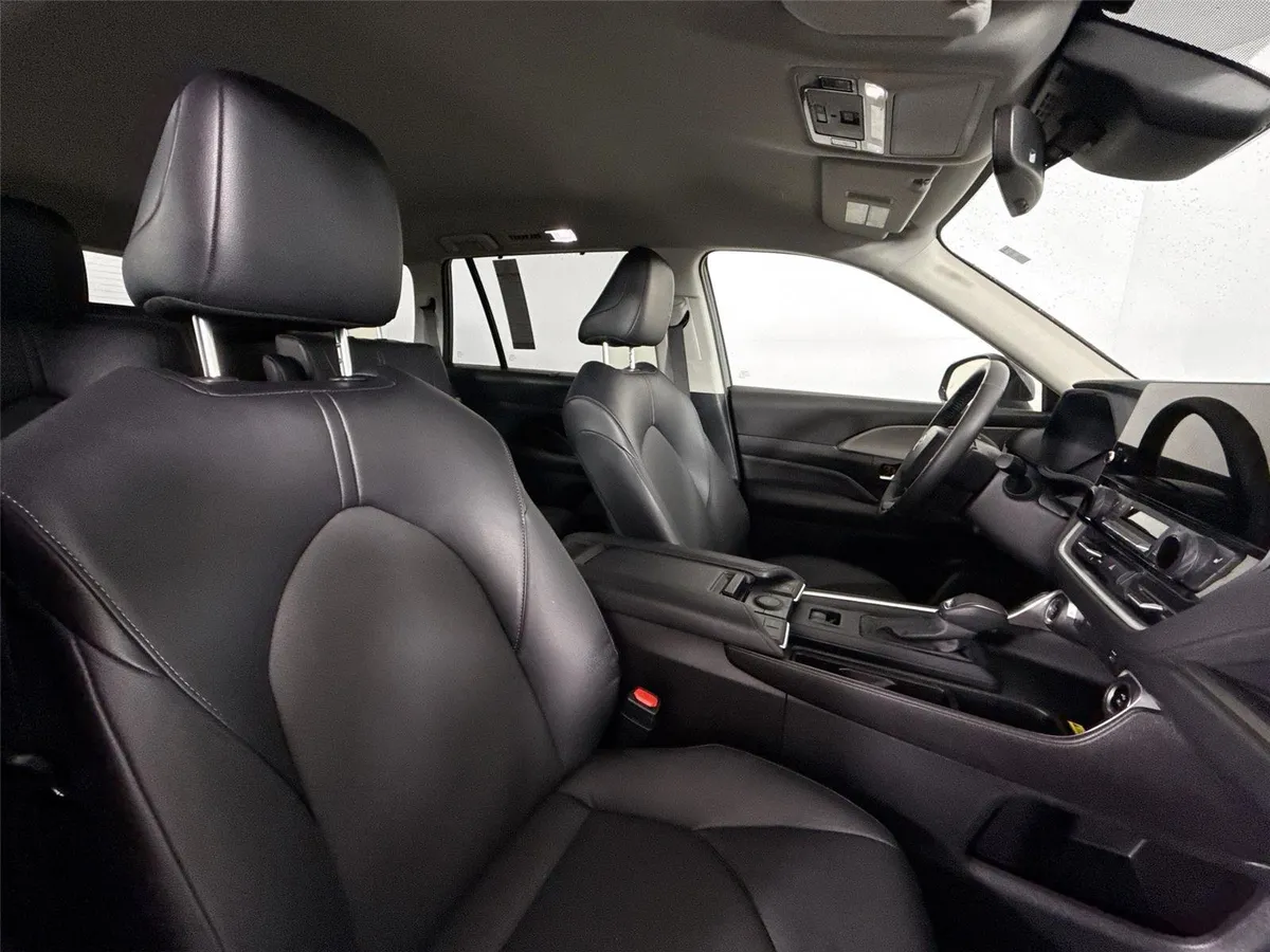 2025 Toyota Grand Highlander XLE thumbnail 42