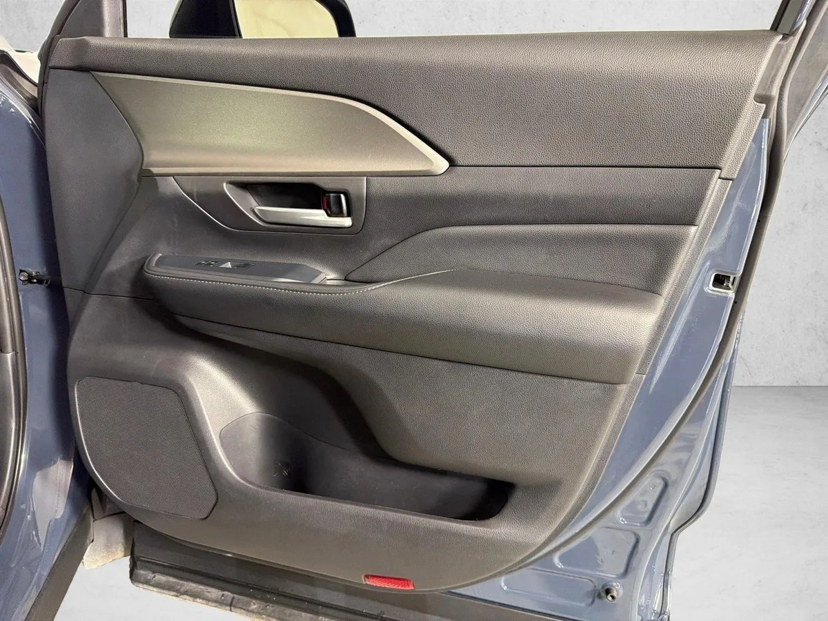 2025 Toyota Grand Highlander XLE thumbnail 14