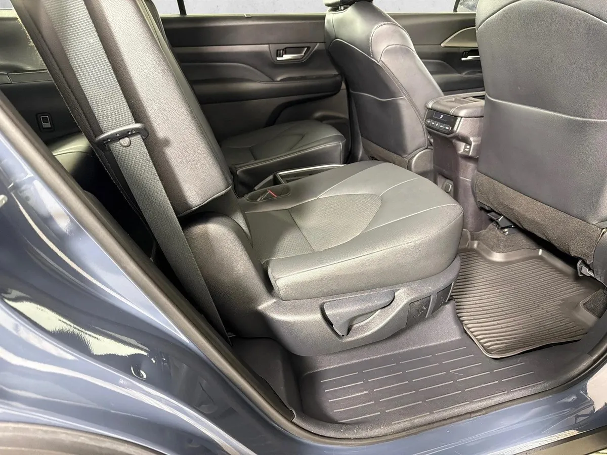 2025 Toyota Grand Highlander XLE thumbnail 15