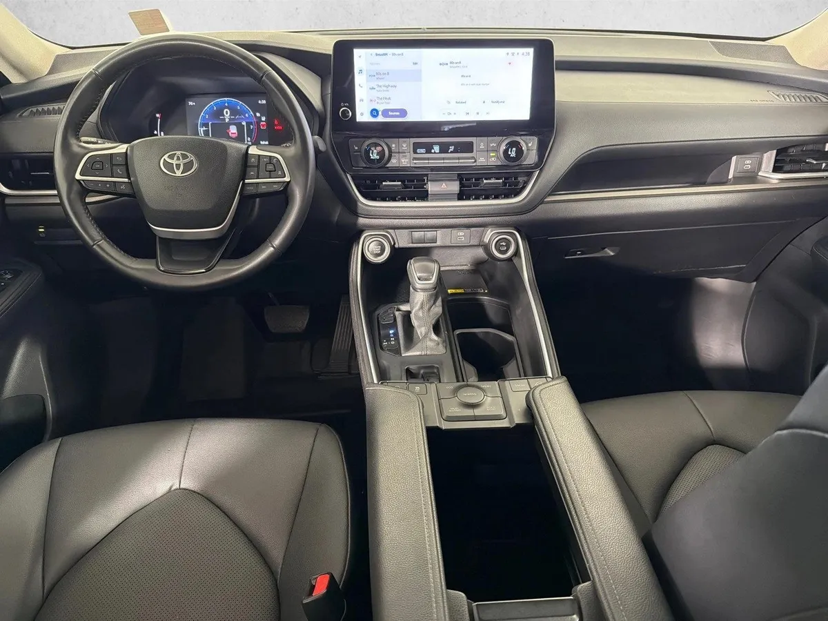 2025 Toyota Grand Highlander XLE thumbnail 23