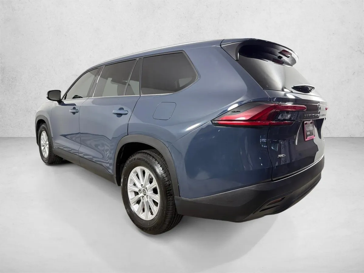 2025 Toyota Grand Highlander XLE thumbnail 5