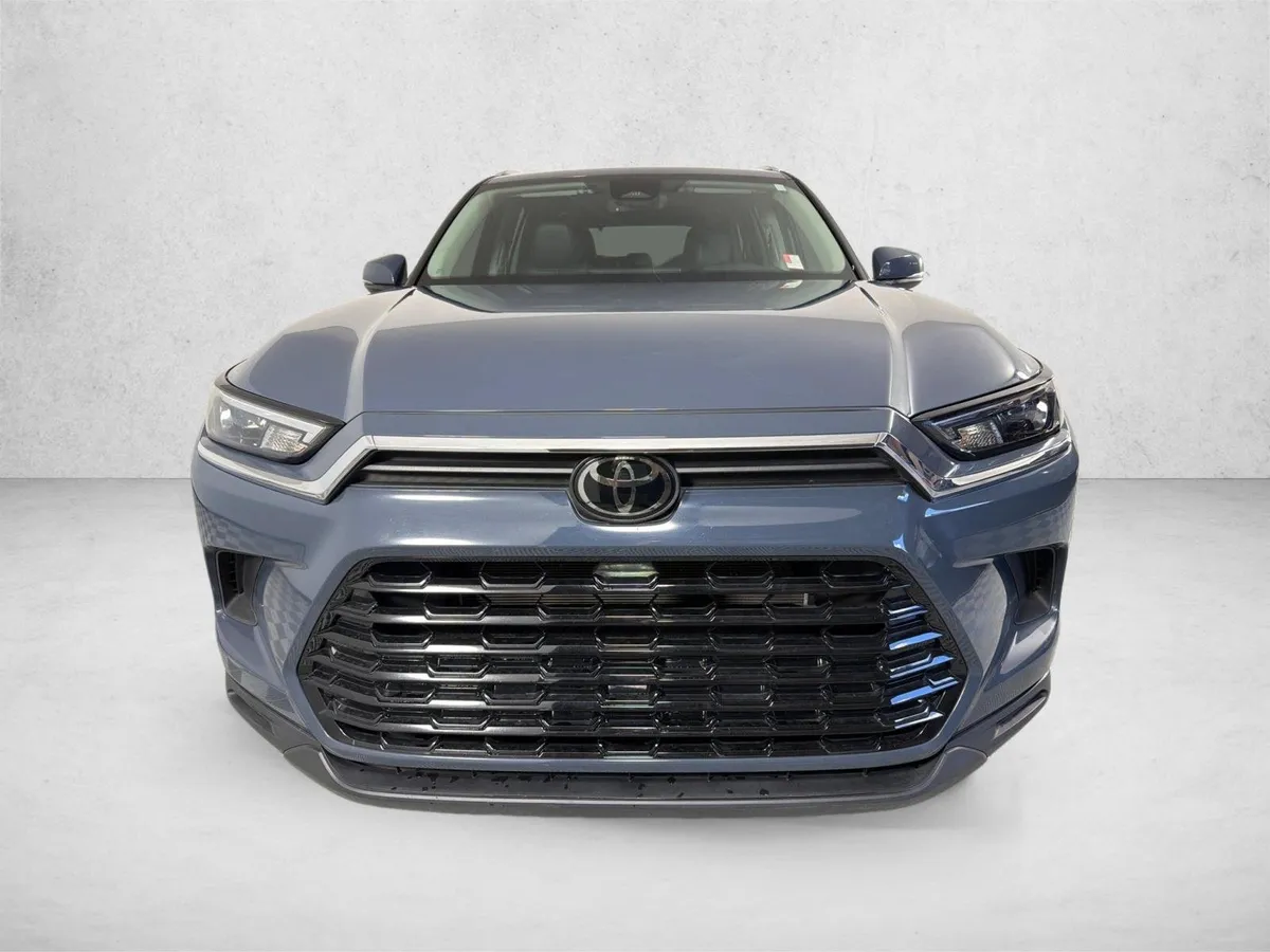 2025 Toyota Grand Highlander XLE thumbnail 8