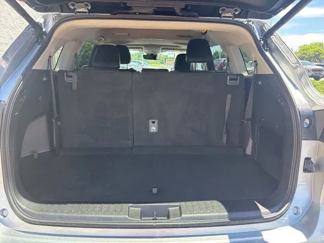2025 Toyota Highlander Hybrid XLE thumbnail 14