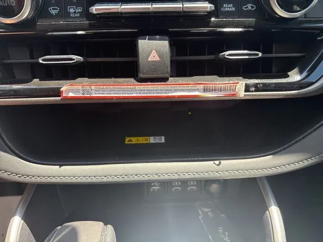 2025 Toyota Highlander Hybrid XLE thumbnail 40