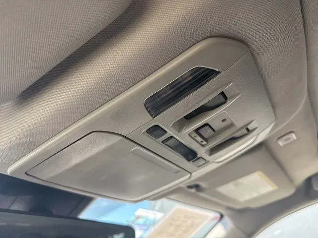 2025 Toyota Highlander Hybrid XLE thumbnail 44