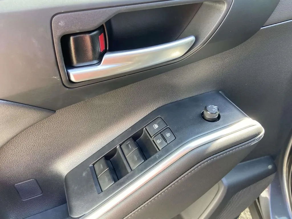 2025 Toyota Highlander Hybrid XLE thumbnail 18