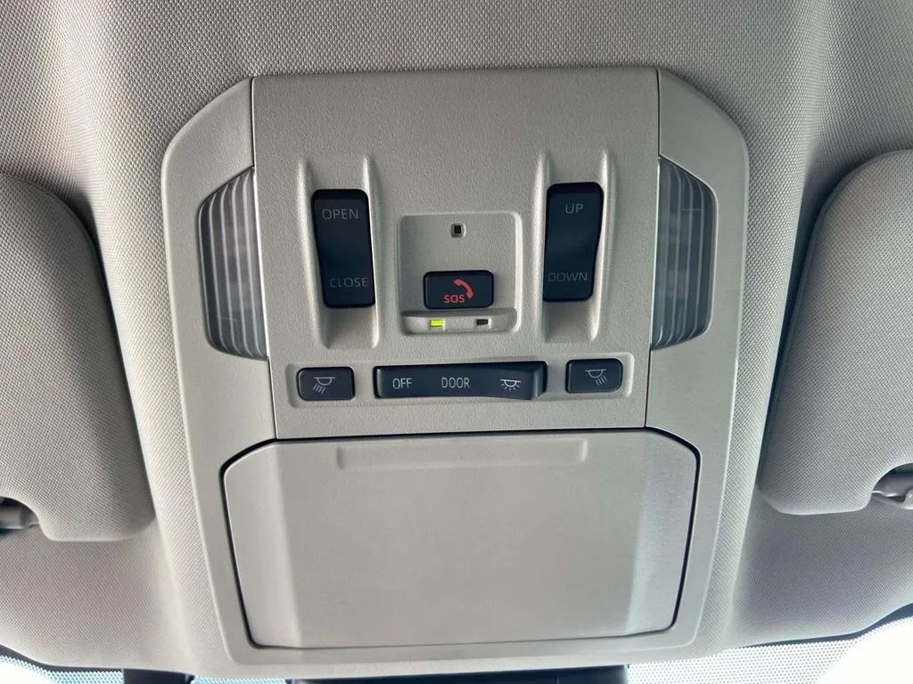 2025 Toyota Highlander Hybrid XLE thumbnail 23