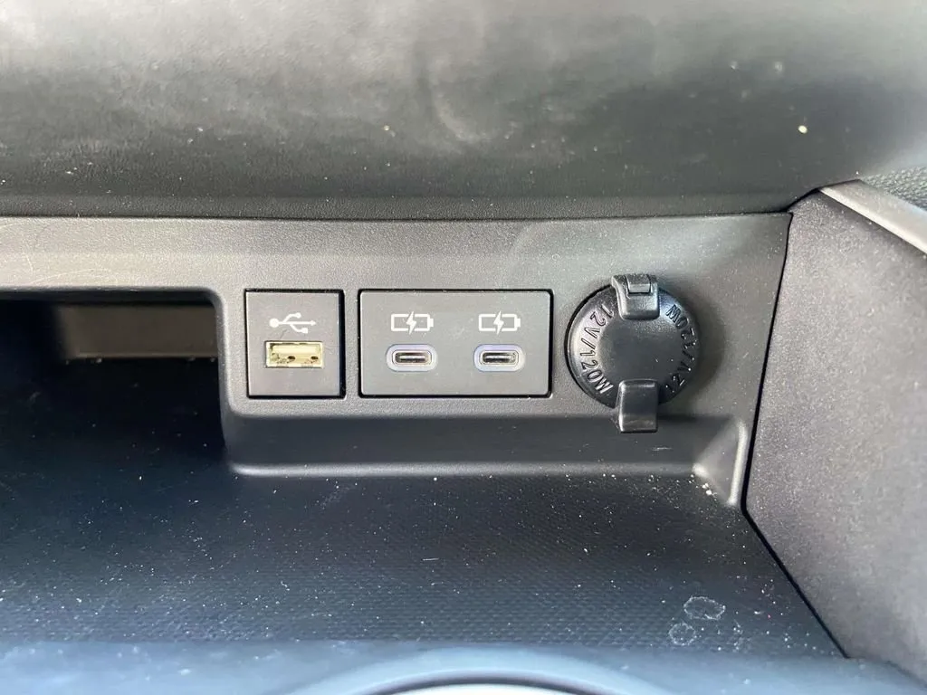 2025 Toyota Highlander Hybrid XLE thumbnail 28