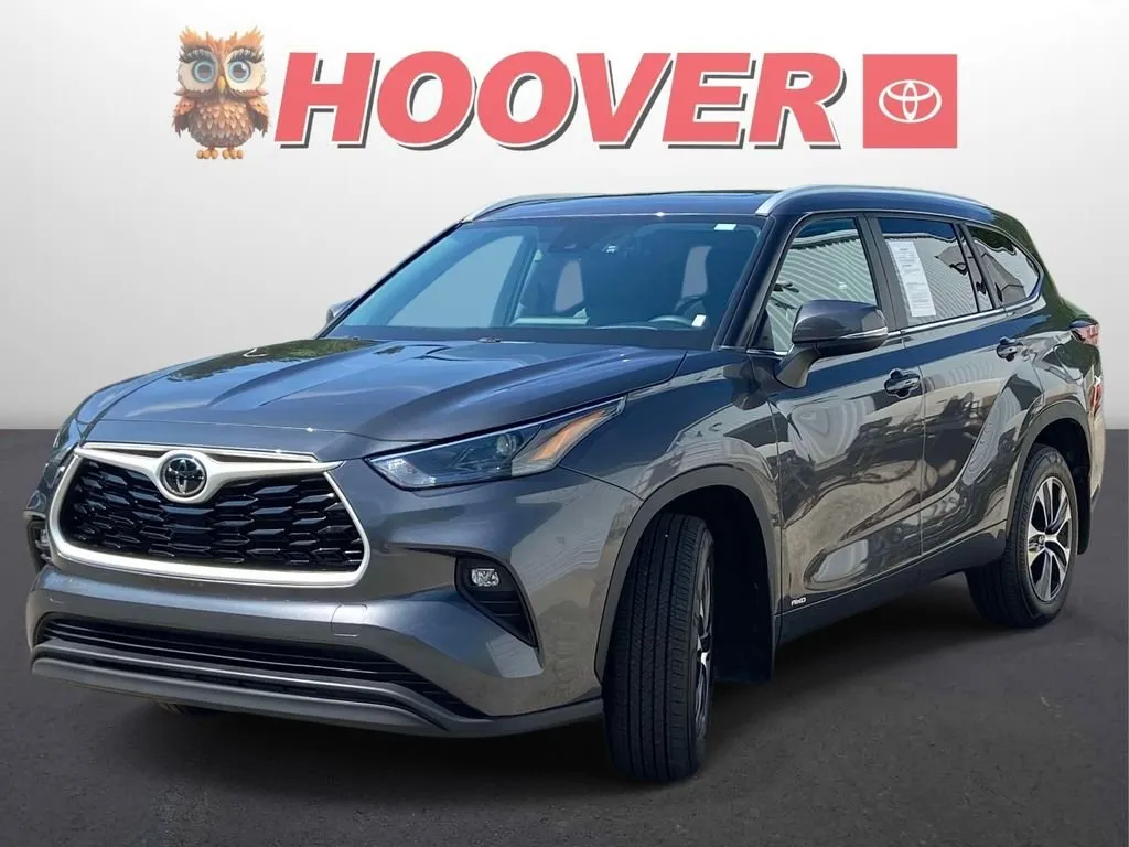 2025 Toyota Highlander Hybrid XLE thumbnail 3