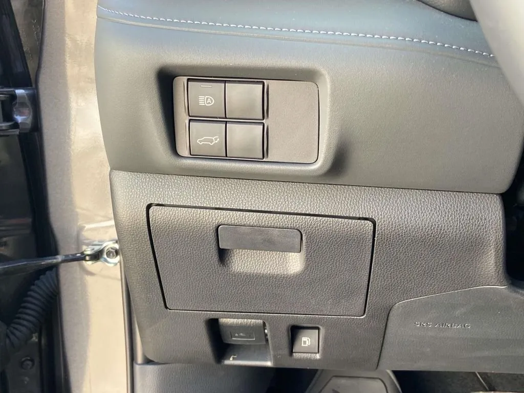 2025 Toyota Highlander Hybrid XLE thumbnail 33