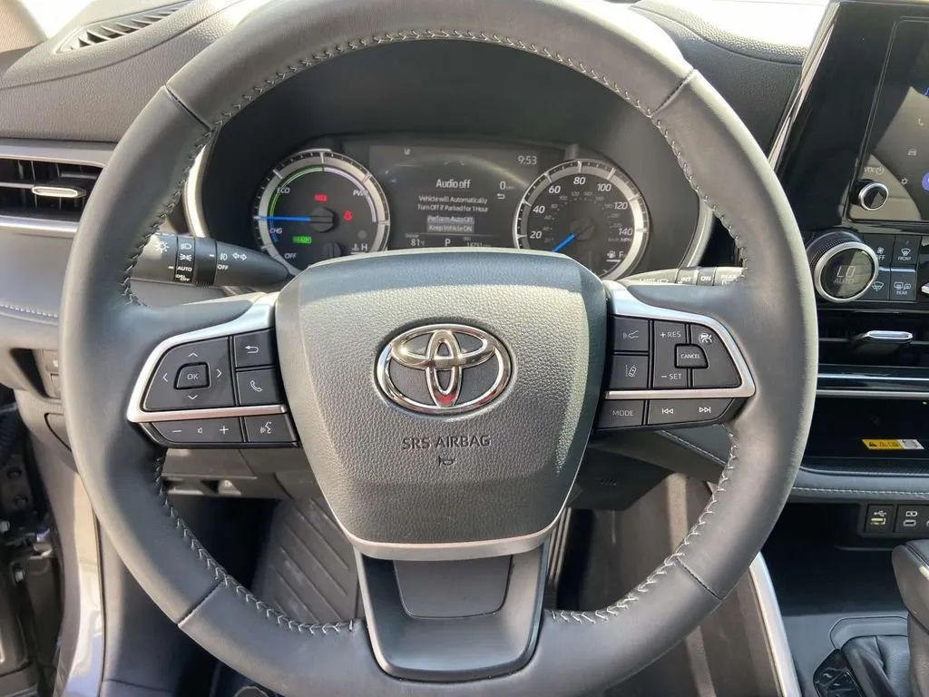2025 Toyota Highlander Hybrid XLE thumbnail 36
