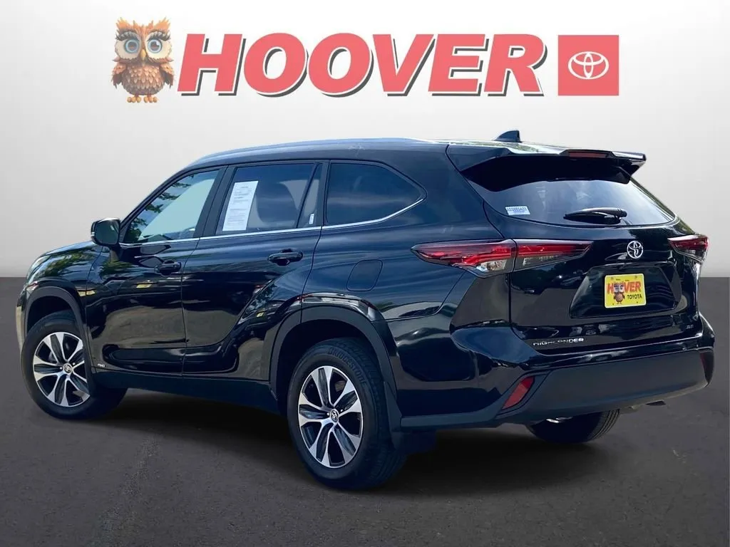 2025 Toyota Highlander Hybrid XLE thumbnail 5