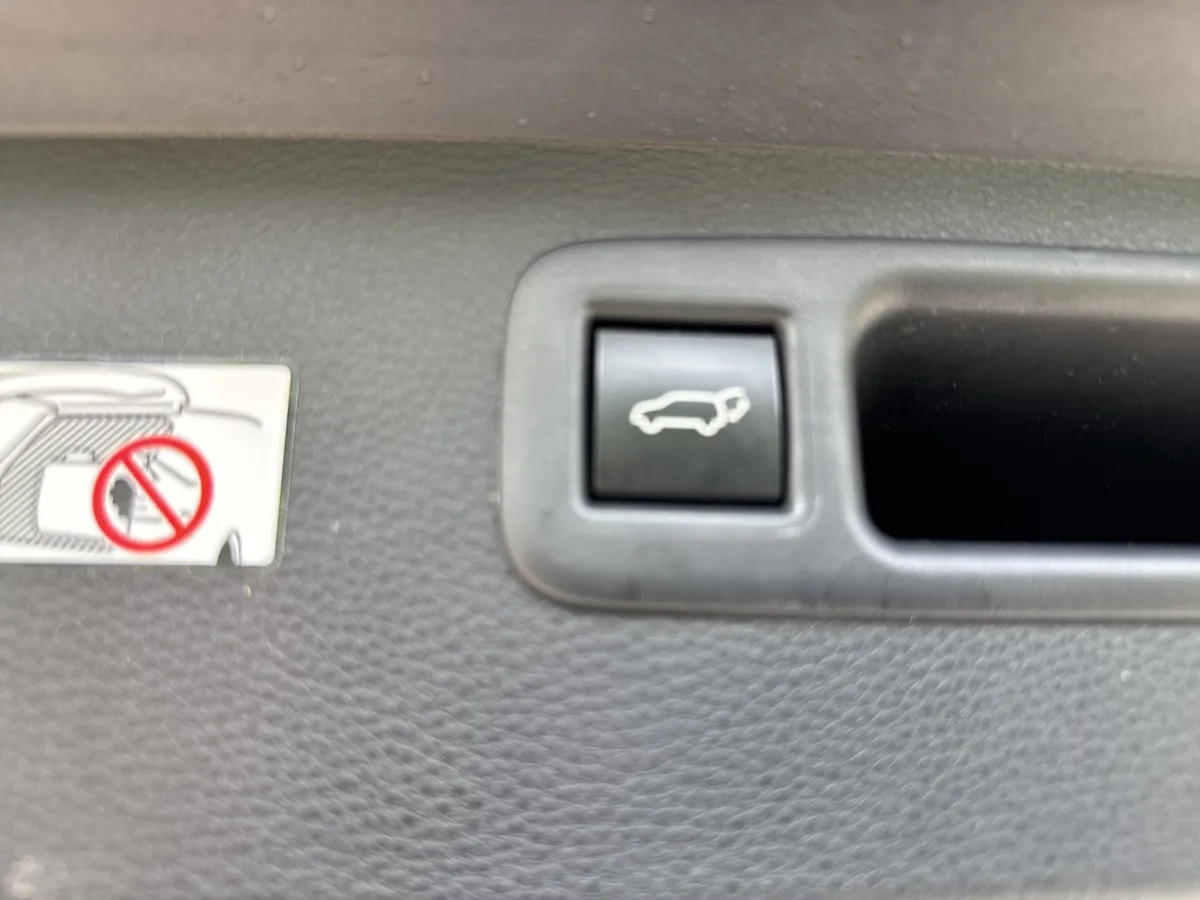 2025 Toyota Highlander LE thumbnail 29