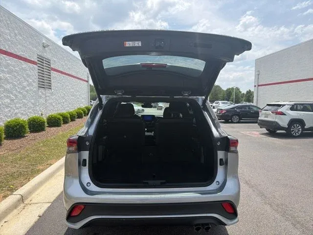 2025 Toyota Highlander XSE thumbnail 13