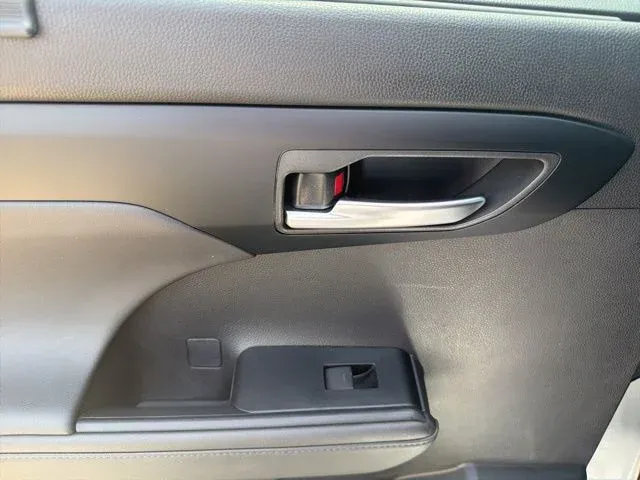 2025 Toyota Highlander XSE thumbnail 19