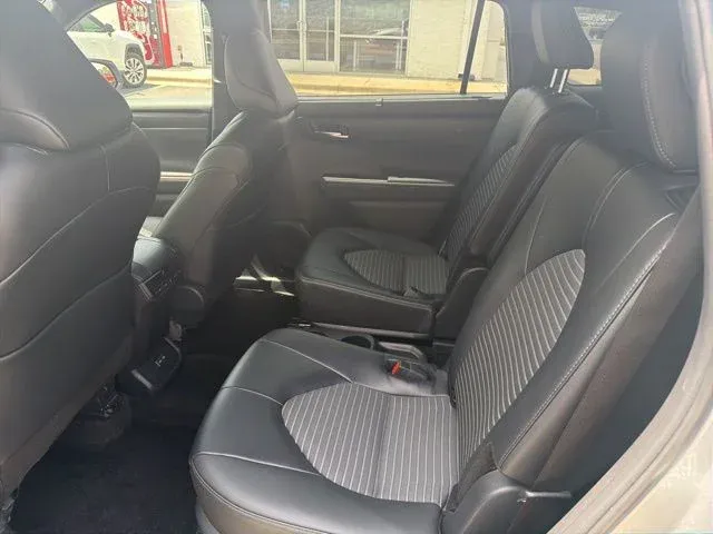 2025 Toyota Highlander XSE thumbnail 24