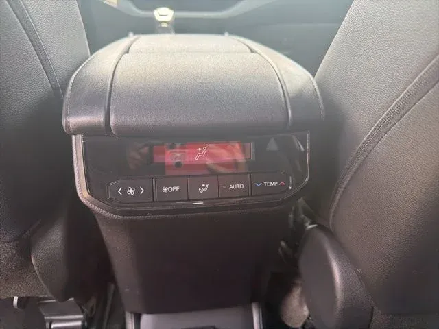 2025 Toyota Highlander XSE thumbnail 27