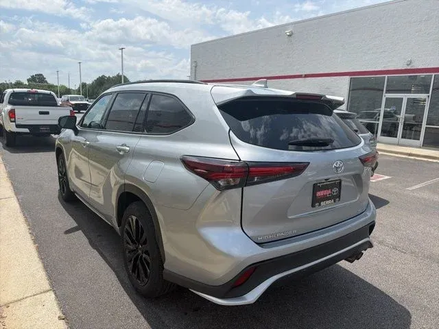2025 Toyota Highlander XSE thumbnail 7